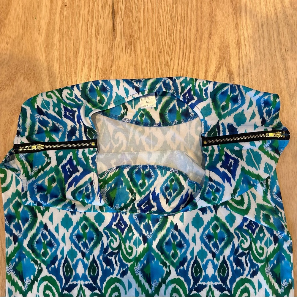 Medium Patterned Dress - Picture 3 of 5